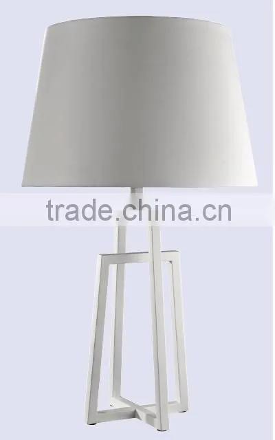 Metal Base And Body In Chrome Plated With Fabric Lampshade Bedside Table Lamp Study Table Lamp