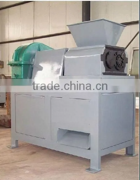 Roller pressing chicken manure cow dung fertilizer pellet machine