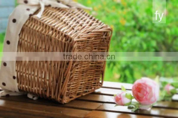2015 Countryside wicker basket with fabric refined