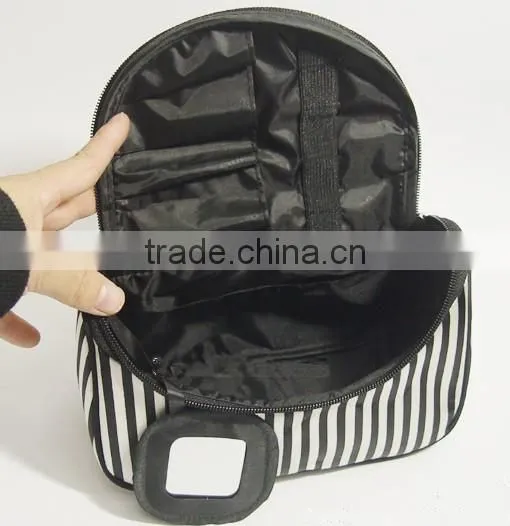Leisurely fashion large patent-leather cosmetic bag featuring dumplings shape