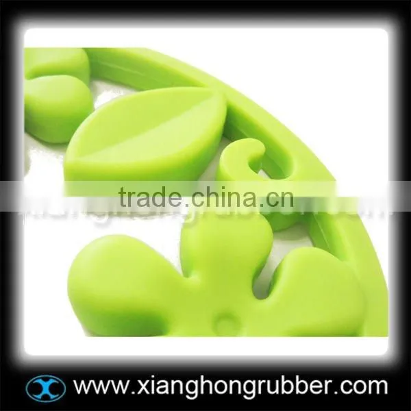 Latest design fashion heart shape silicone placemat and table mat