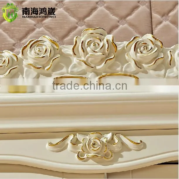 Luxury French Style Hand Carved Wooden MDF Panel Bedroom Sliding Door Cupboard Design