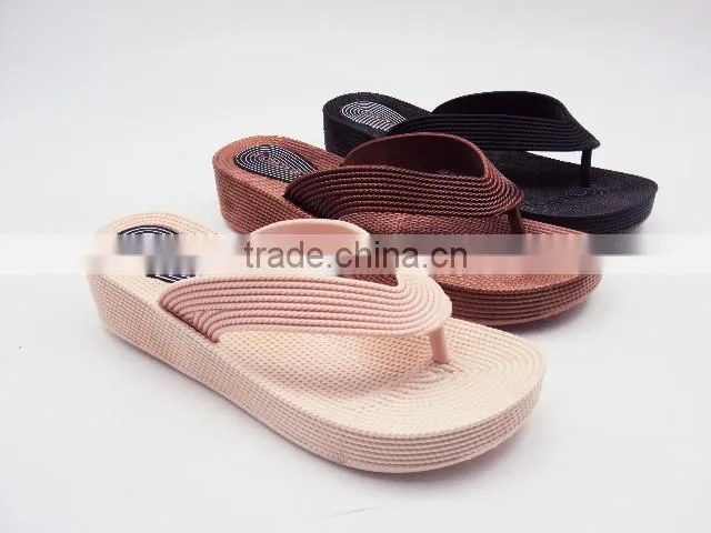 2016 New design cheap fashion slippers PVC women slippers