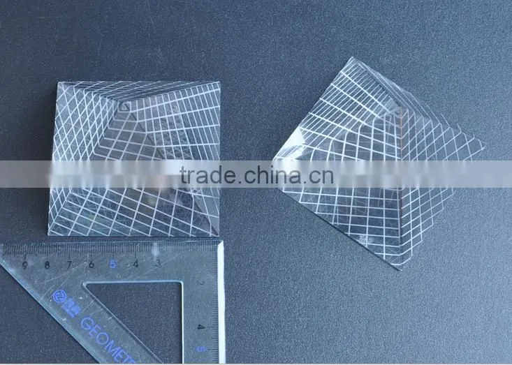 Elegant Clear Crystal Pyramid For Office Favor Decorations