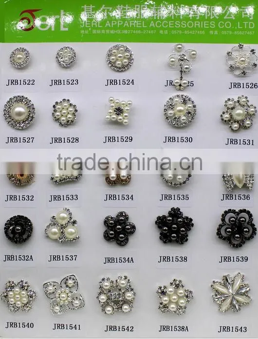Plastic pearl&crystal button