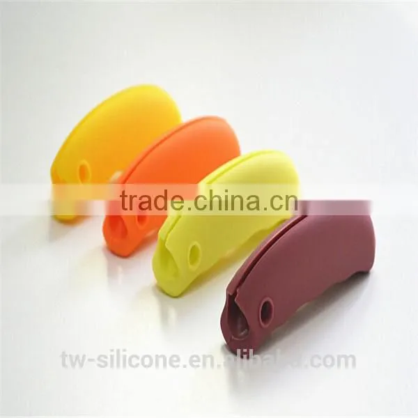 Silicone bag carrier holder