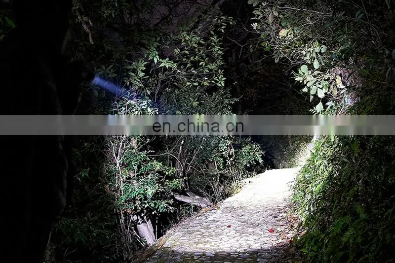 Factory Store Price XML T6 Adjustable Zoom 500m Bright LED 10W Aluminum Hunt Flashlight