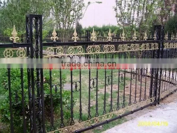 2013 Top-selling modern wrought iron garden fencing