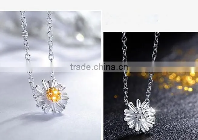 Sterling Silver Lovely Daisy Flower Charm Chain Pendant Necklace