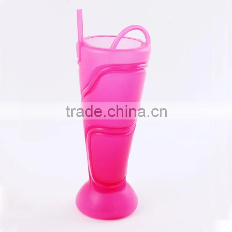 New design Colorful plastic cups with straw