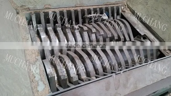 Used for waste tire wood pallet twin shaft shredder