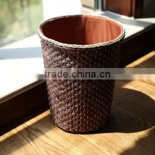 Linyi hotsale wicker trash can baskets with handle from manufacturer
