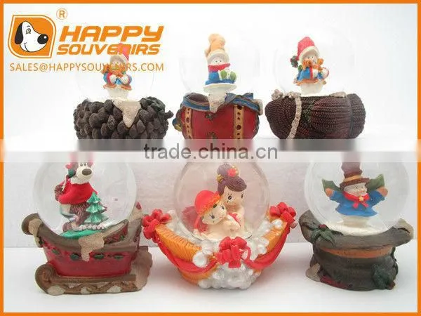 High Quality Resin European White Snow Globe