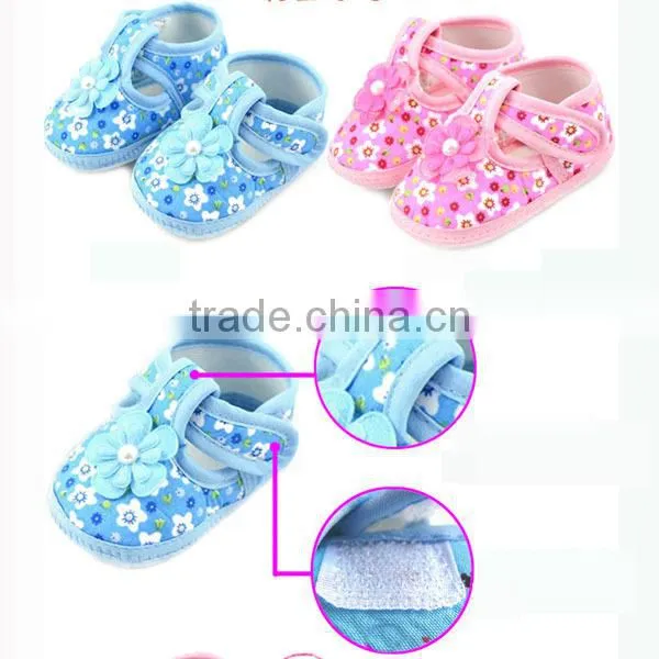 beautiful baby girl pre-walkler shoes