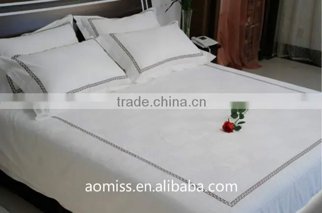 luxury 5 star hotel bedding cover with emboridery