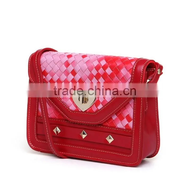 Latest design manufacturers ladies woven leather hand bags at low price
