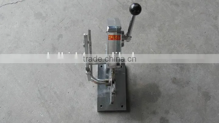 Labor-saving sausage clipper machine,good stable machine to seal the sausage,Use Single Manuel U50 clipps