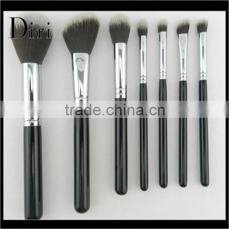 Most popular 8pcs wood handle designer makeup kits
