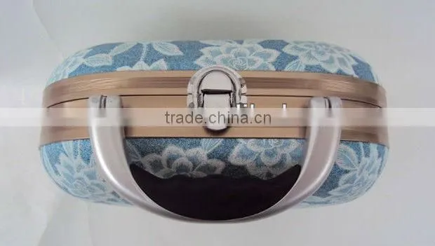 Portable shockproof custom made Ladies Eva cosmetic bag
