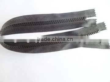 5# plastic derlin zipper fastener close end zipper plastic bottom stop with painted auto-lock slider coate zipper