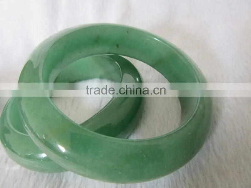 Natural agate bracelet, the quality of the jade smooth for sale