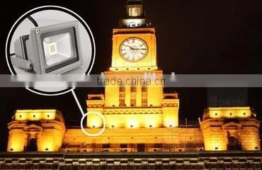 Charging type light projection lamp