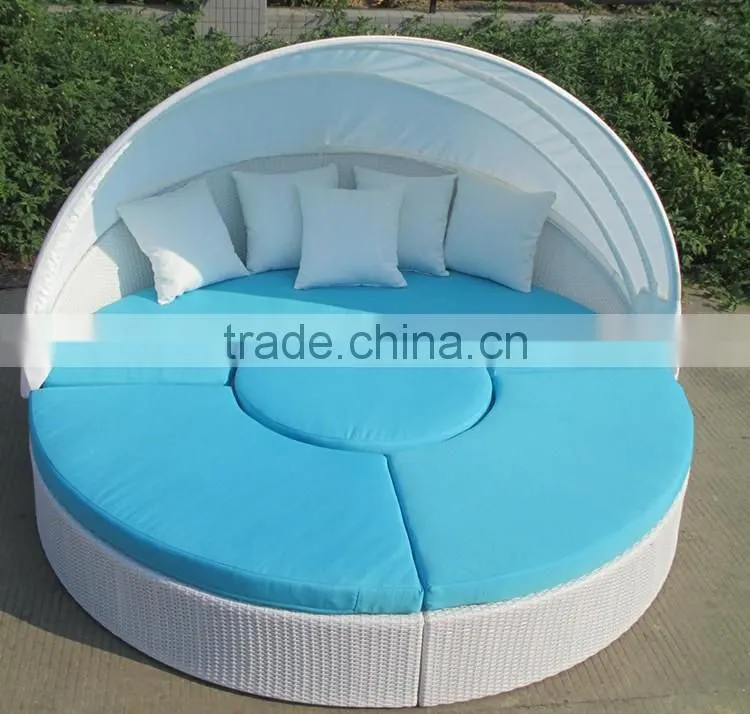 Rattan Modern Garden Furniture Round Sectional Sun Bed