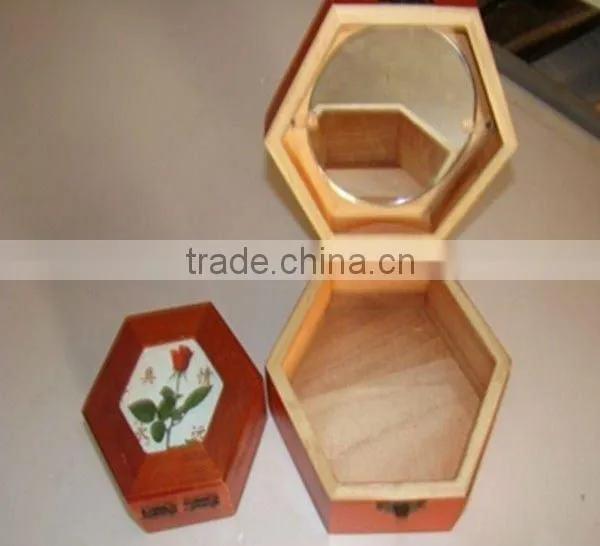 convenient wooden dressing case