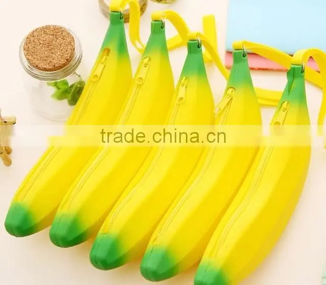2016 Hot selling cartoon cute silicone banana bag coin purse silicone jewelry pouch