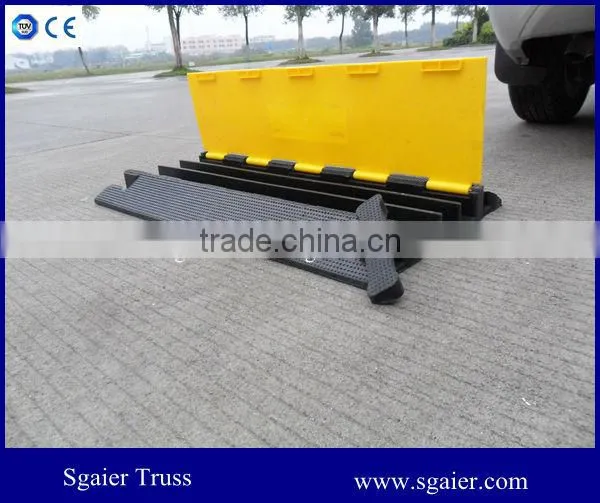 Outdoor Road Rubber Speed Humps for cabe on Sale