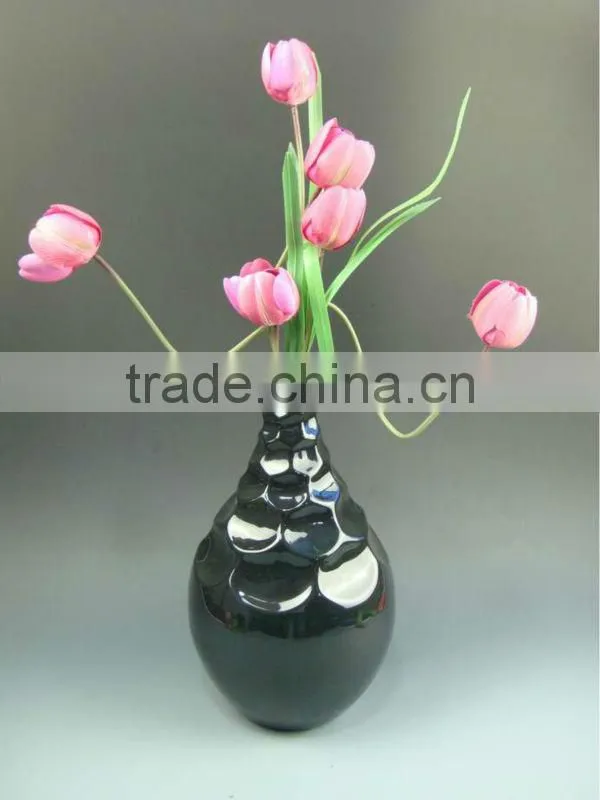 Ceramic flower vase