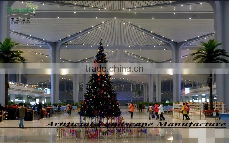 huge christmas tree for outdoor deco