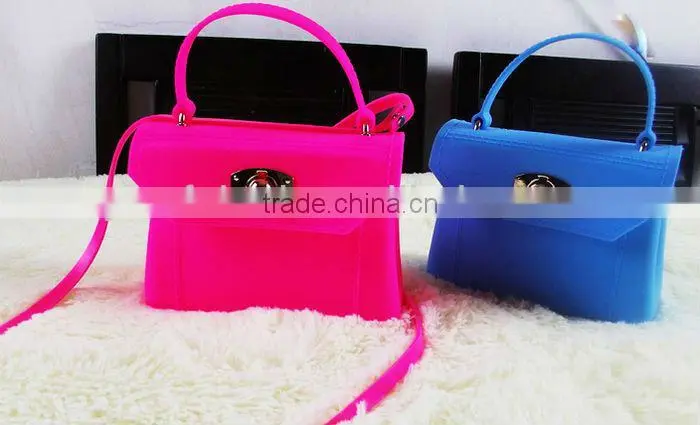 2013 trendy beautiful cheap Rubber/pvc/silicone ladies' jelly handbag, cute beach bag
