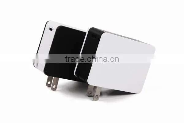 AWC713 2600mah multiple li ion battery charger portable battery with socket power bank