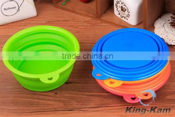 Silicone pet bowl for outdoor use
