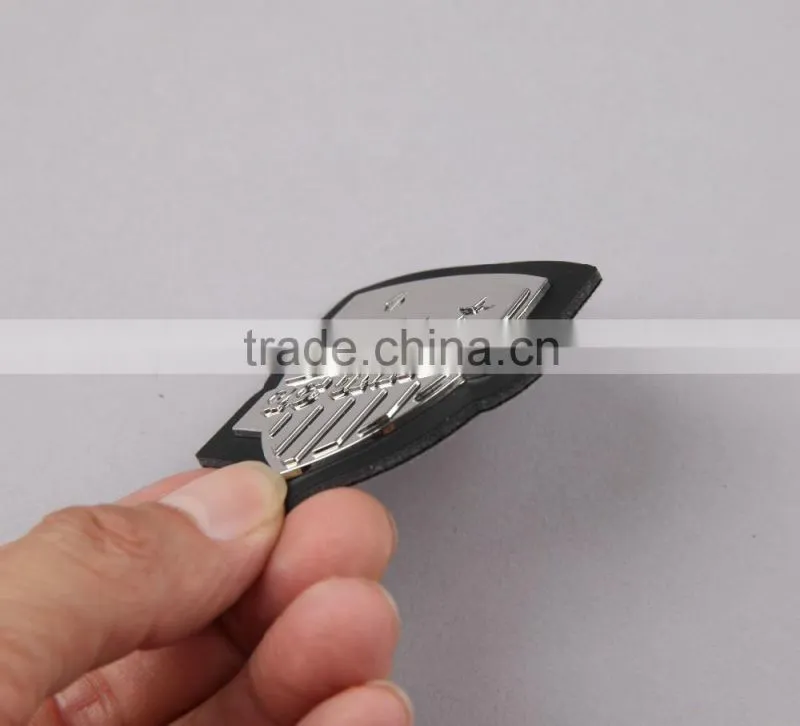 Factory OEM Fashion Design Jeans Pocket Patch Leather Patch with Customized Metal Logo