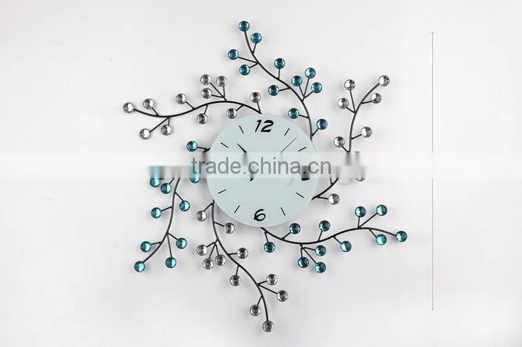 2015 China wrought iron decorative wall clock with diamond