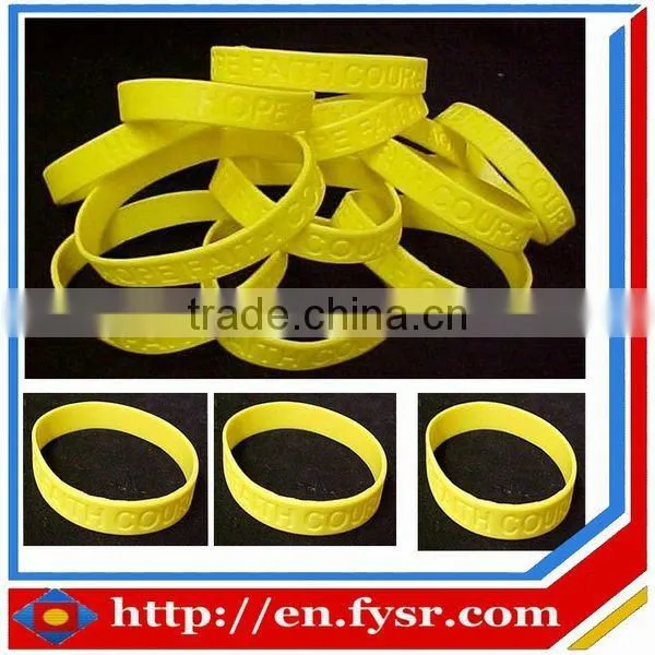2013 popular promotional debossed silicone wristbands with high quality