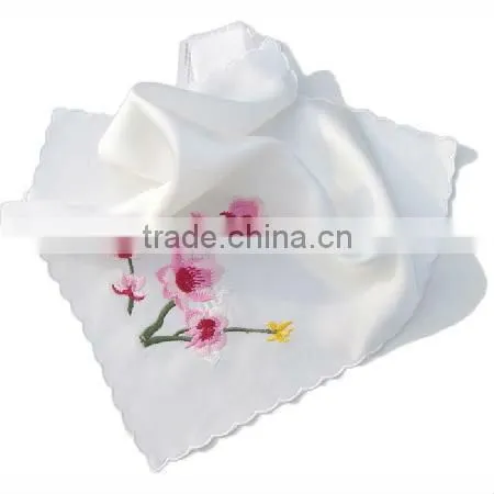 Combed cotton embroidered handkerchief