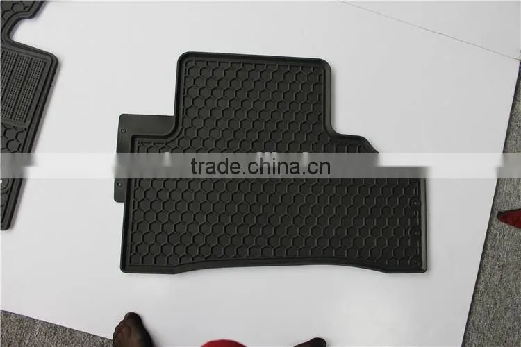 Automotive multi-season protection floor mat liner for Hyundai Santafe