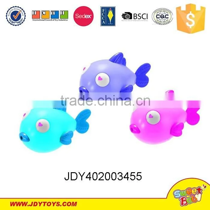 Plastic novelty wind up swimming shark toy,fun cartoon promotion gift,education smart small animals kids play toy