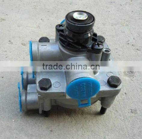 Shacman F3000 heavy truck relay valve