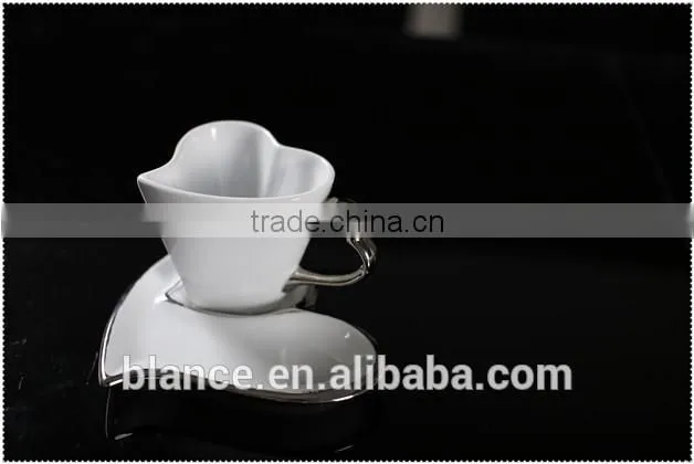 hot-selling ceramic love mug with heart shape