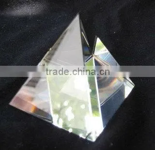 2016 beautiful latest high quality crystal pyramid