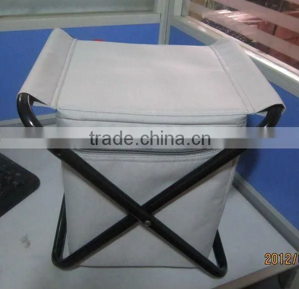 Promotional insulated cooler bag with seat VEB1001