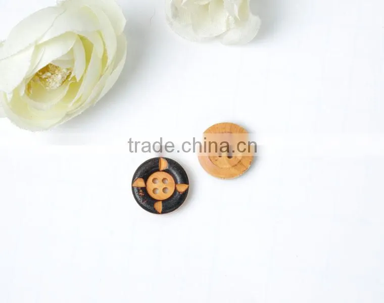 32L fancy burnt 4-holes wood button