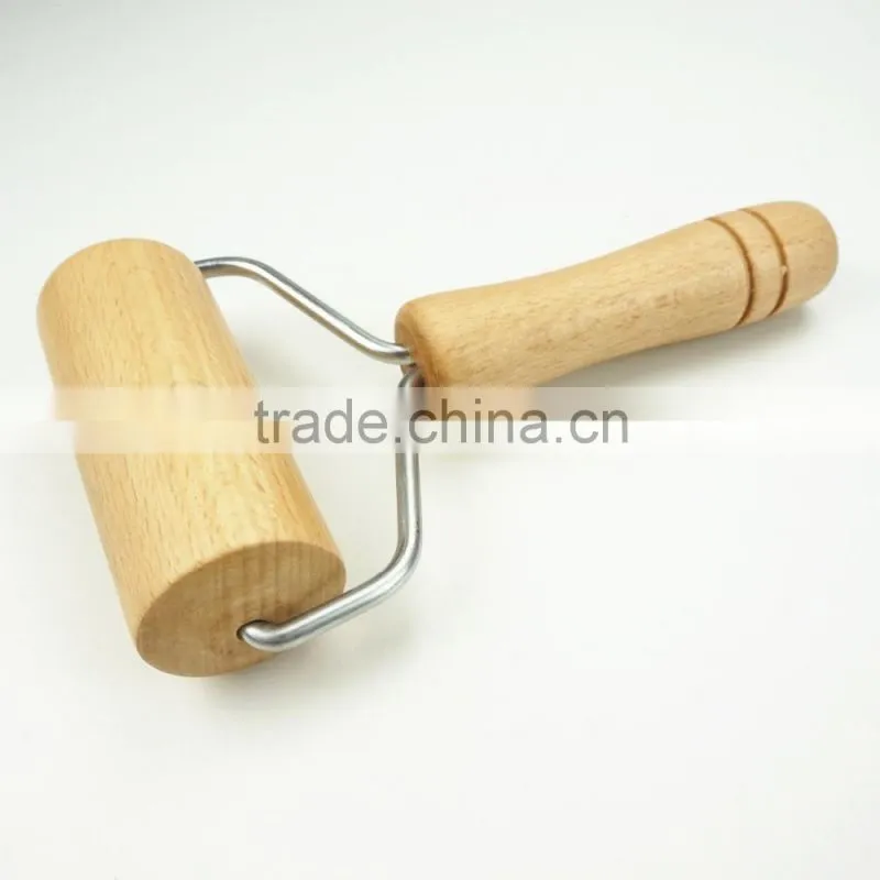 22028 wooden pastry pizza rollers