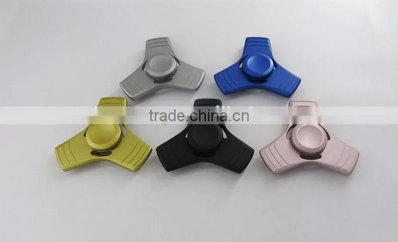 Wholesale OEM Finger Toy Anti Stress Tri Hand Fidget popular edc Spinner Toys/ light hand spinner toys/ rose golden spinner toy