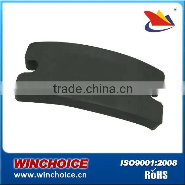 Large Isotropic Ferrite Arc Magnet