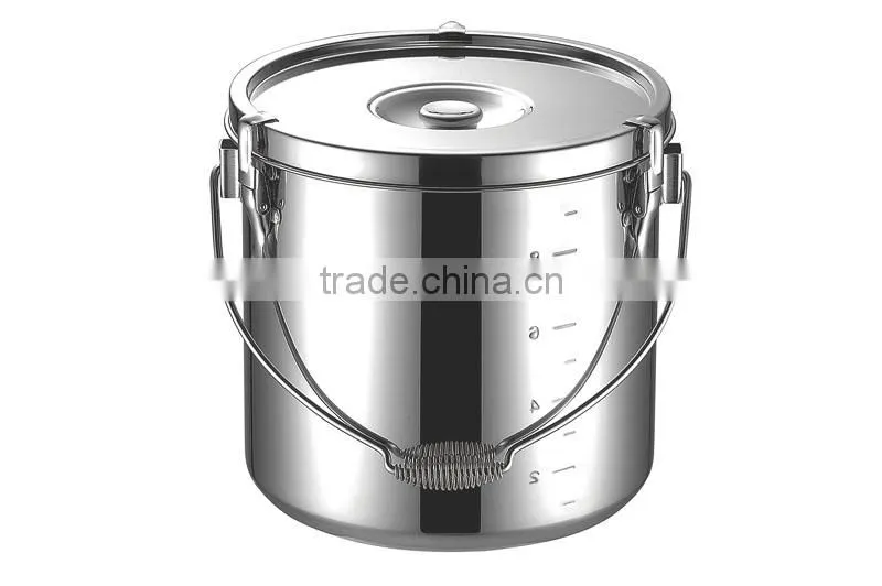Various tupe of stainless steel measure container easy to carry made inJapan